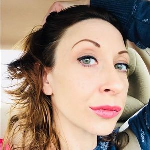 Meet your Posher, Cassandra